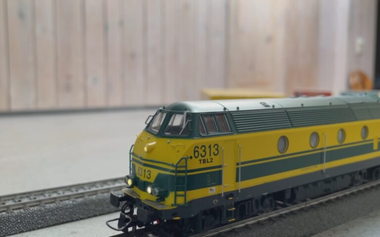 Série 62 tractant des wagons de bière